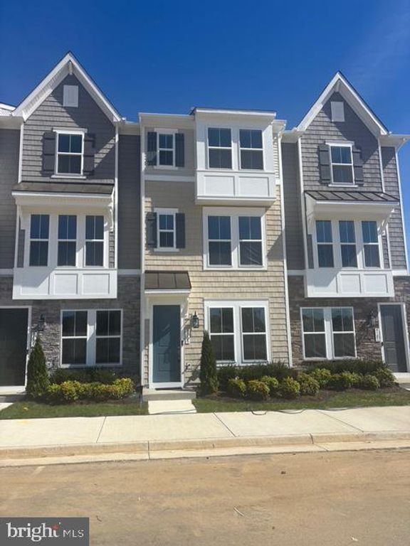 9103 FORKLEAF OAK DR, Fredericksburg, VA 22407