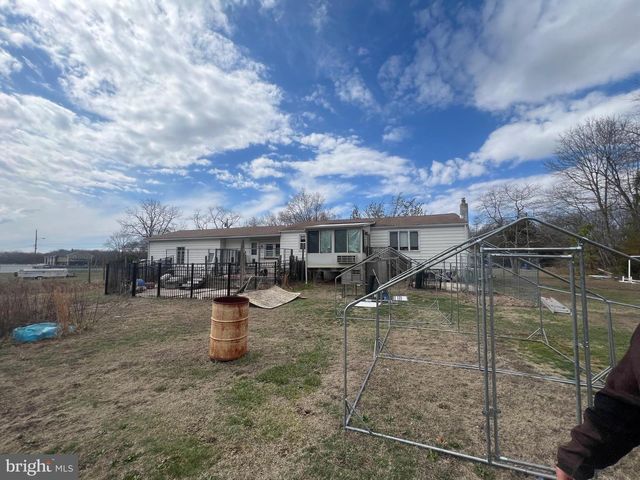 550 FENNEL RD, Monroeville, NJ 08343