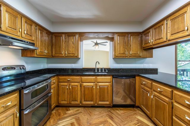 8 Winnebago Trace, Cherokee Village, AR 72529