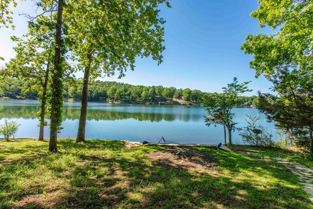 8 Winnebago Trace, Cherokee Village, AR 72529