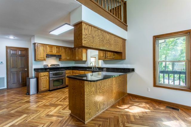 8 Winnebago Trace, Cherokee Village, AR 72529