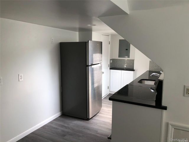 20 10th Street, Locust Valley, NY 11560