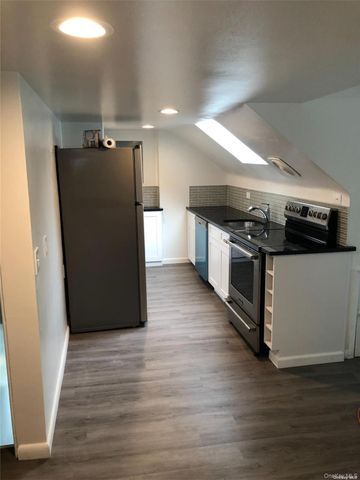 20 10th Street, Locust Valley, NY 11560