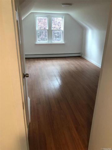 20 10th Street, Locust Valley, NY 11560