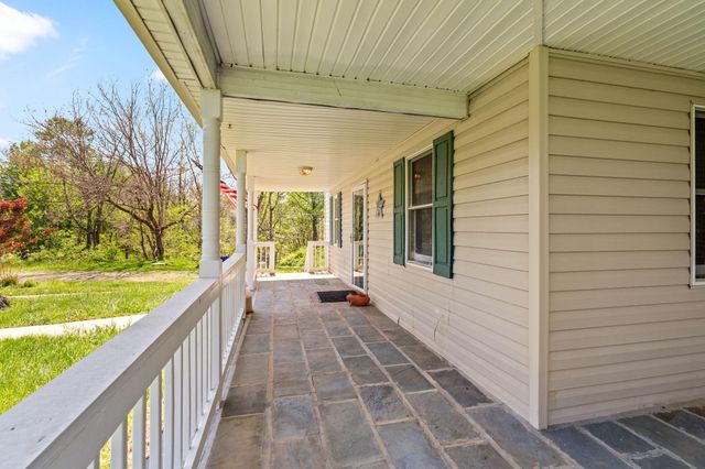 5002-D BURKITTSVILLE RD, Jefferson, MD 21755