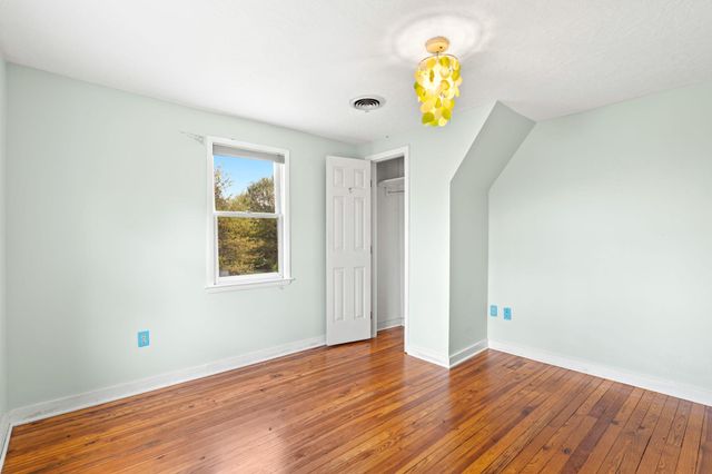 5002-D BURKITTSVILLE RD, Jefferson, MD 21755
