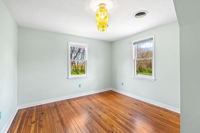 5002-D BURKITTSVILLE RD, Jefferson, MD 21755