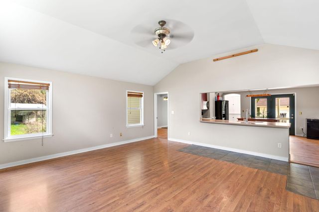 5002-D BURKITTSVILLE RD, Jefferson, MD 21755