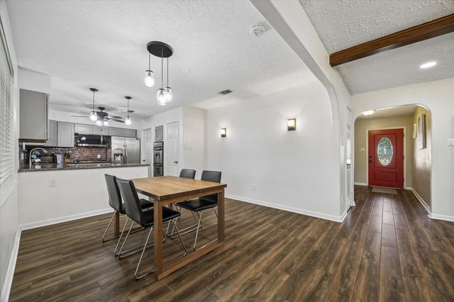 15726 Blackhawk Boulevard, Friendswood, TX 77546