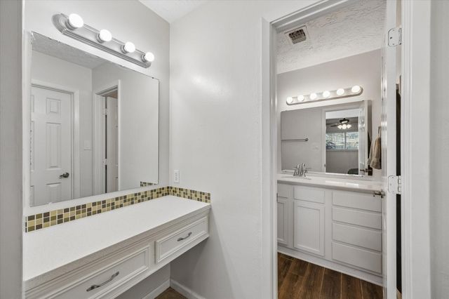 15726 Blackhawk Boulevard, Friendswood, TX 77546