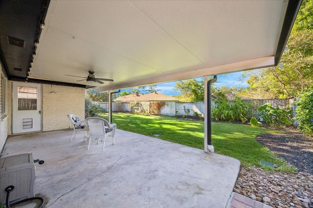 15726 Blackhawk Boulevard, Friendswood, TX 77546