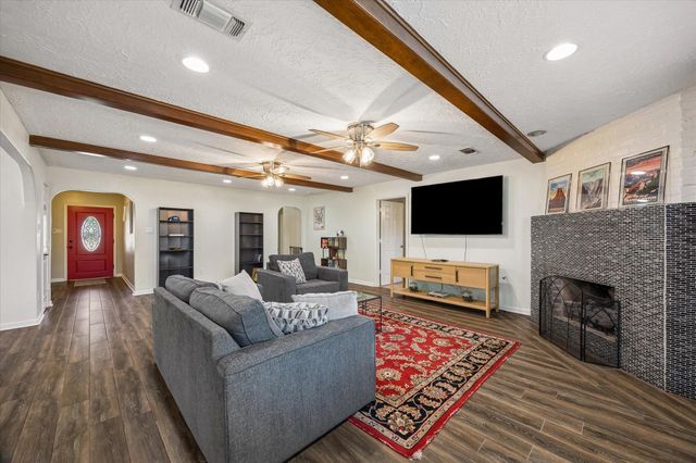 15726 Blackhawk Boulevard, Friendswood, TX 77546