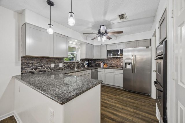 15726 Blackhawk Boulevard, Friendswood, TX 77546