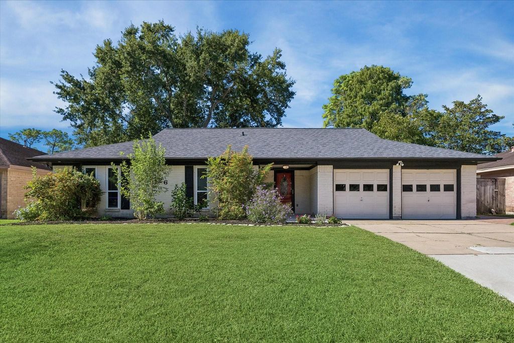 15726 Blackhawk Boulevard, Friendswood, TX 77546