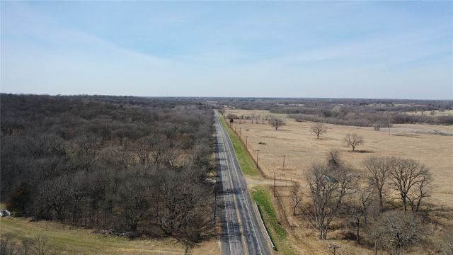 6484 State Highway 56, Bells, TX 75414