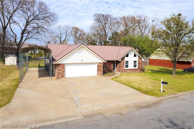 921 E Helen Street, Sallisaw, OK 74955