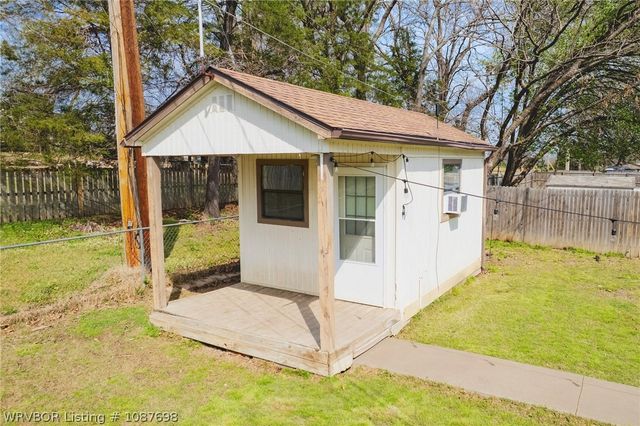 921 E Helen Street, Sallisaw, OK 74955