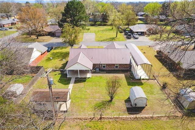 921 E Helen Street, Sallisaw, OK 74955