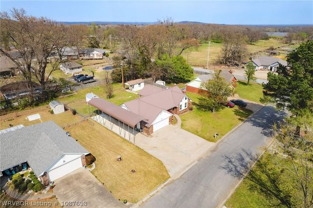 921 E Helen Street, Sallisaw, OK 74955