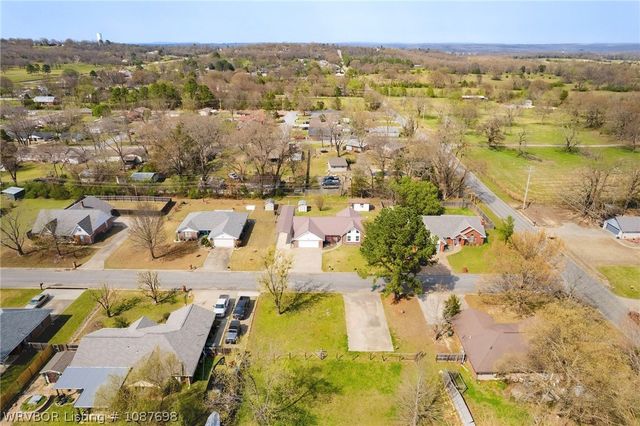 921 E Helen Street, Sallisaw, OK 74955