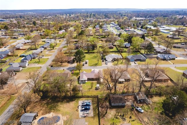 921 E Helen Street, Sallisaw, OK 74955