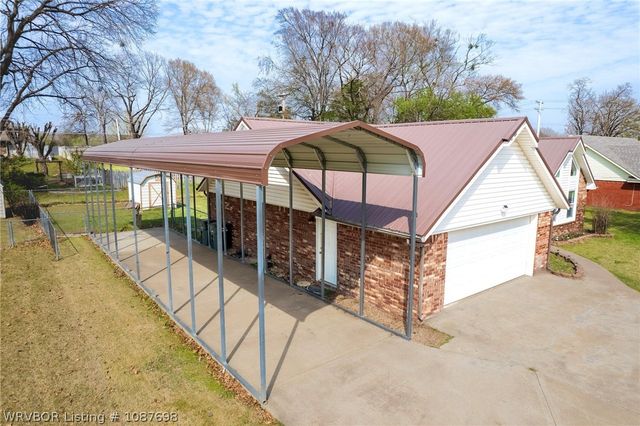 921 E Helen Street, Sallisaw, OK 74955