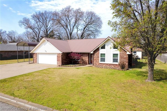 921 E Helen Street, Sallisaw, OK 74955