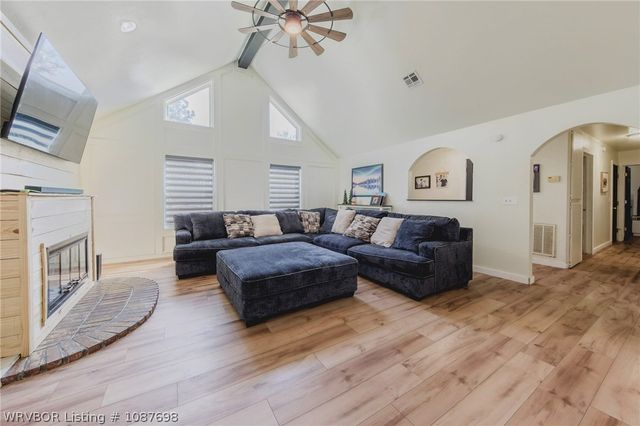 921 E Helen Street, Sallisaw, OK 74955