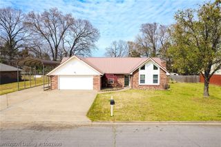 921 E Helen Street, Sallisaw, OK 74955