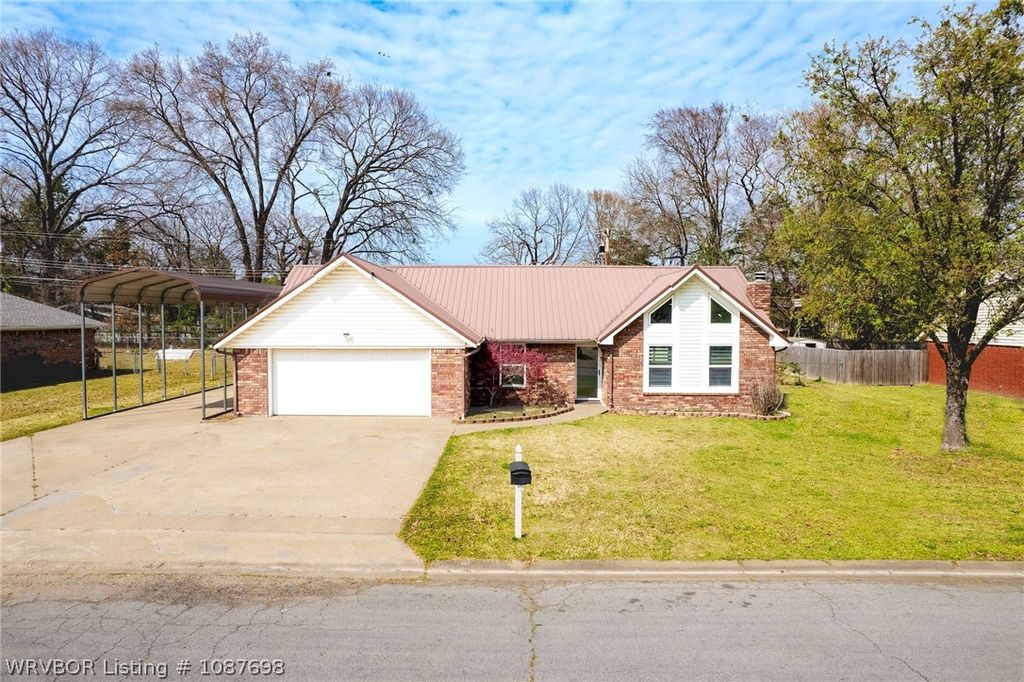 921 E Helen Street, Sallisaw, OK 74955