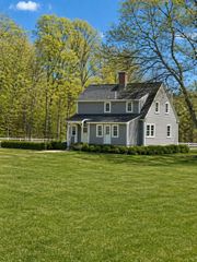 277 Dodge St 1, Beverly, MA 01915