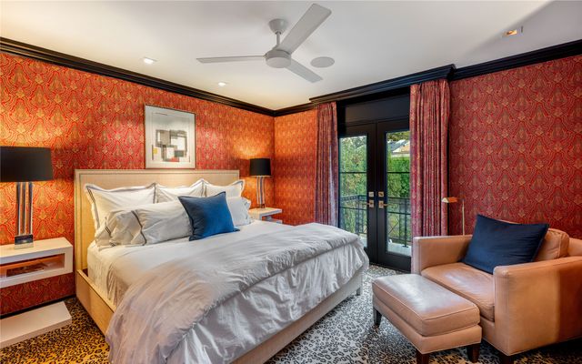 3838 N Versailles Avenue, Dallas, TX 75209