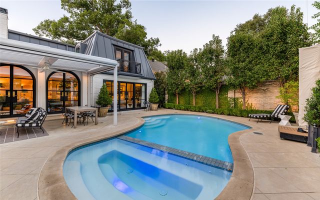 3838 N Versailles Avenue, Dallas, TX 75209