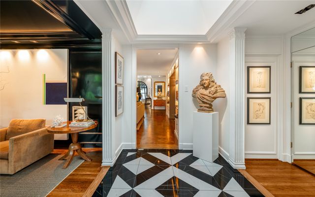 3838 N Versailles Avenue, Dallas, TX 75209