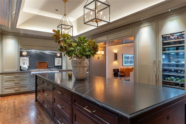 3838 N Versailles Avenue, Dallas, TX 75209