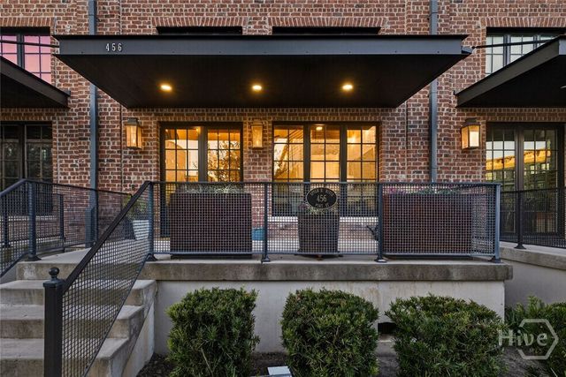 456 Port Street, Savannah, GA 31401