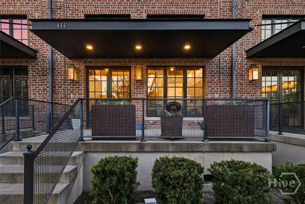 Image 2 of property listing at 456 Port Street, Savannah, GA 31401