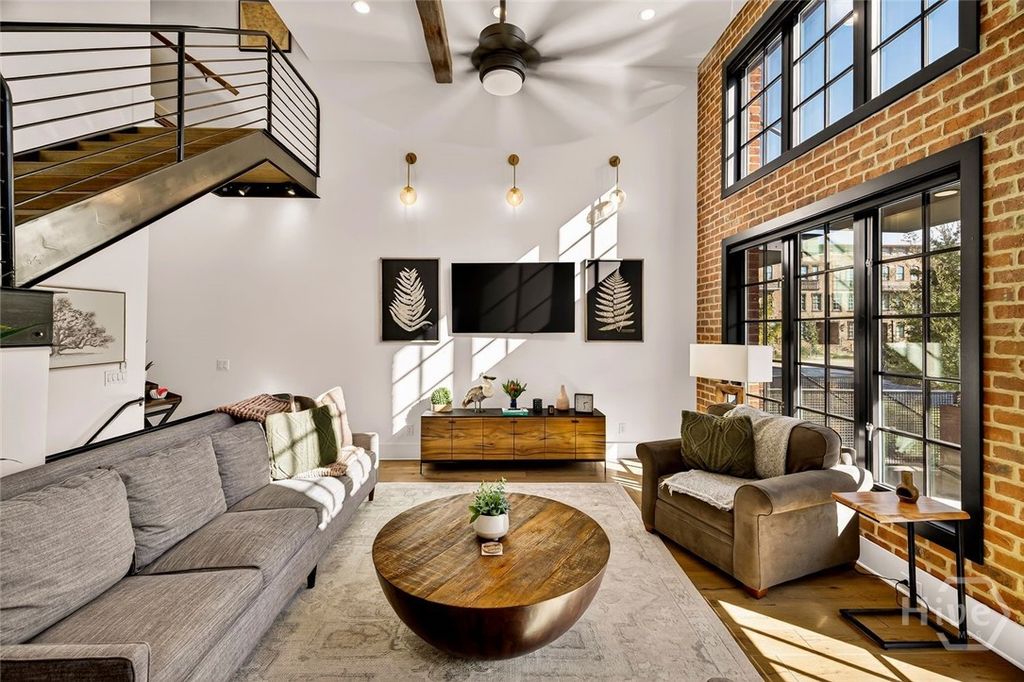 Image 6 of property listing at 456 Port Street, Savannah, GA 31401