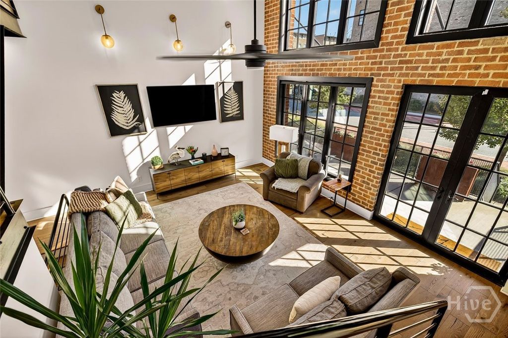 Image 7 of property listing at 456 Port Street, Savannah, GA 31401