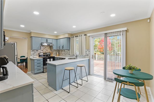 1356 Larchmont Drive, Buffalo Grove, IL 60089