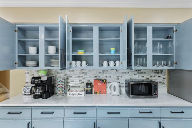 1356 Larchmont Drive, Buffalo Grove, IL 60089