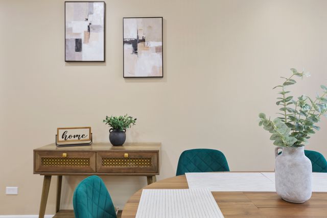 1356 Larchmont Drive, Buffalo Grove, IL 60089