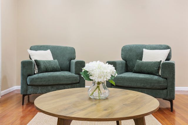 1356 Larchmont Drive, Buffalo Grove, IL 60089