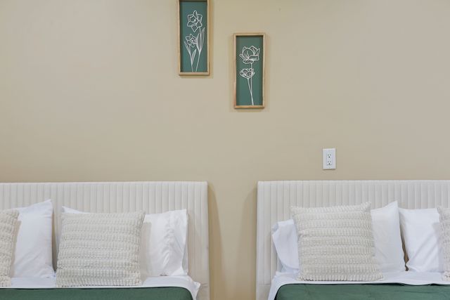 1356 Larchmont Drive, Buffalo Grove, IL 60089