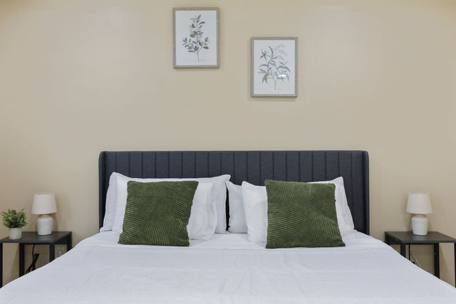 1356 Larchmont Drive, Buffalo Grove, IL 60089