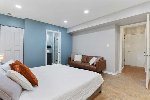 1356 Larchmont Drive, Buffalo Grove, IL 60089