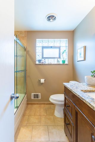5332 S Meade Avenue, Chicago, IL 60638