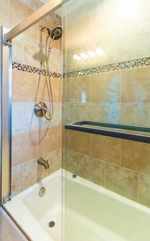 5332 S Meade Avenue, Chicago, IL 60638