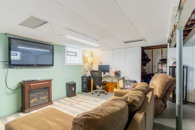 5332 S Meade Avenue, Chicago, IL 60638