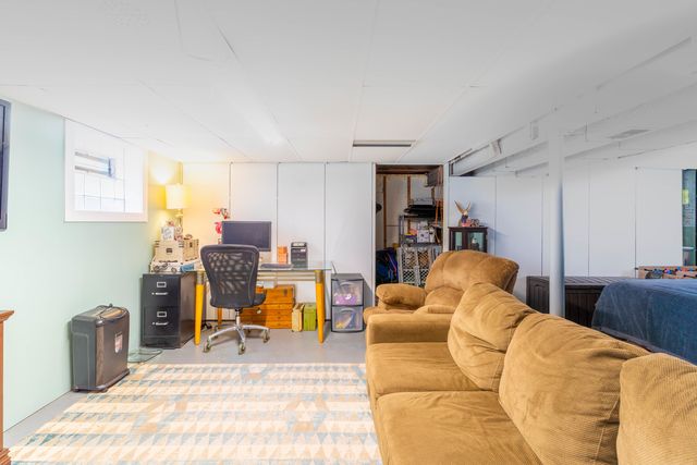 5332 S Meade Avenue, Chicago, IL 60638